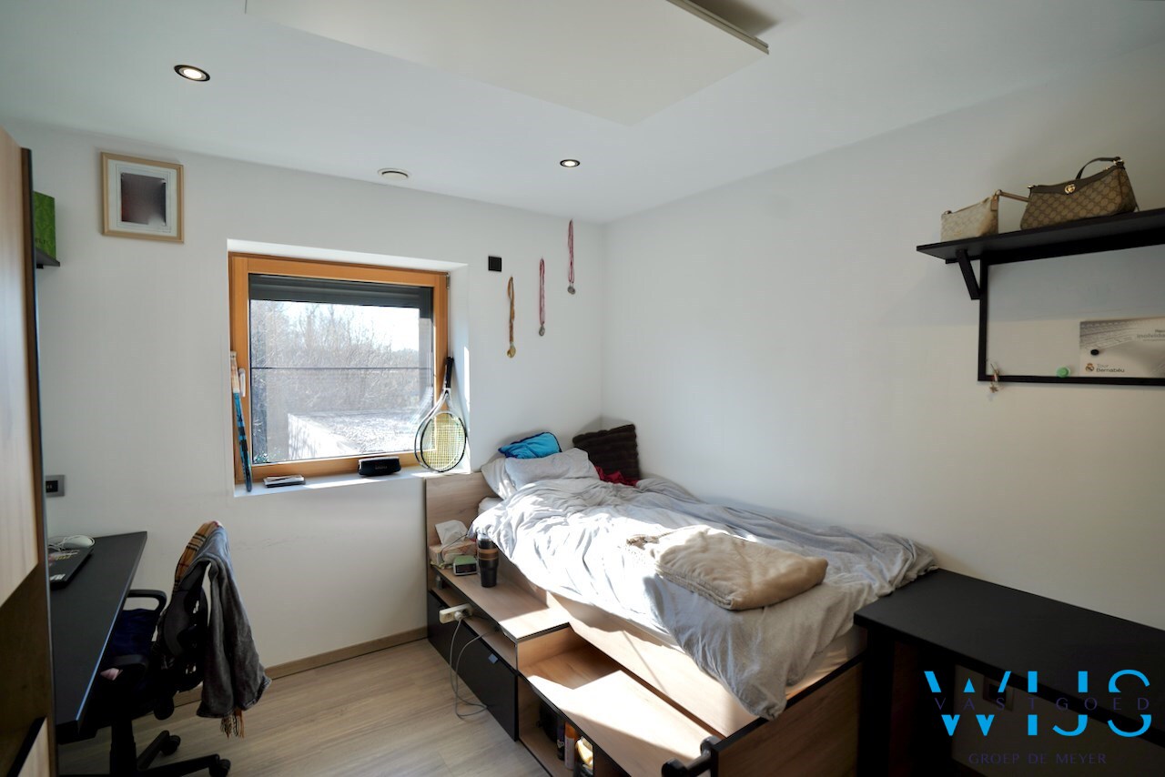 Zeer ruime gezinswoning te Zelzate ! 