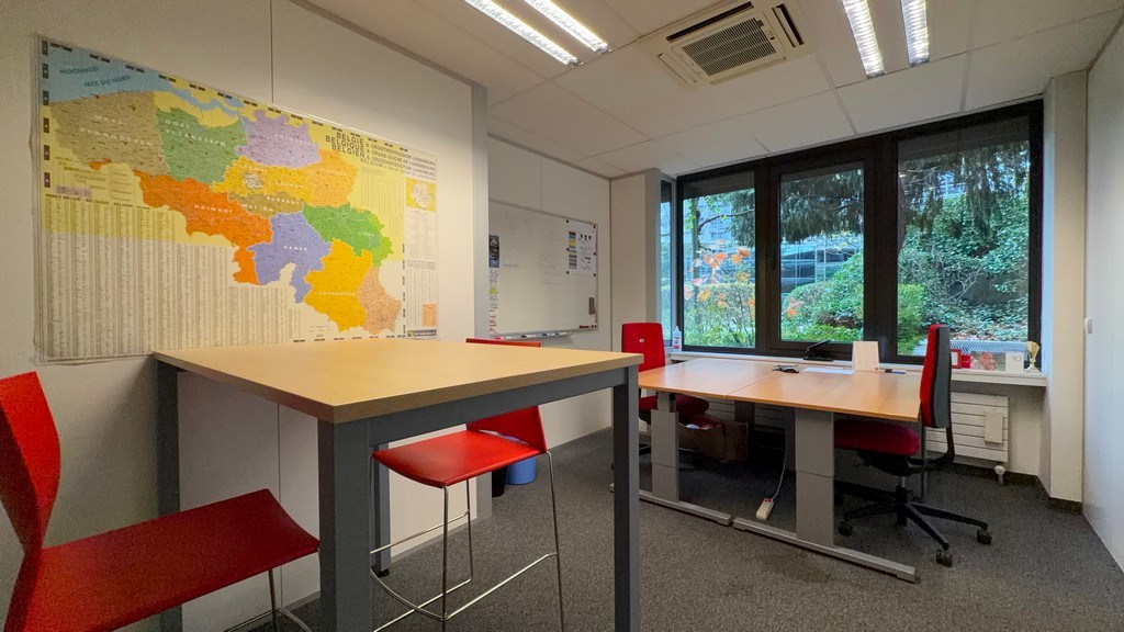 Gelijkvloerse kantoren te koop langs Singel in Antwerpen