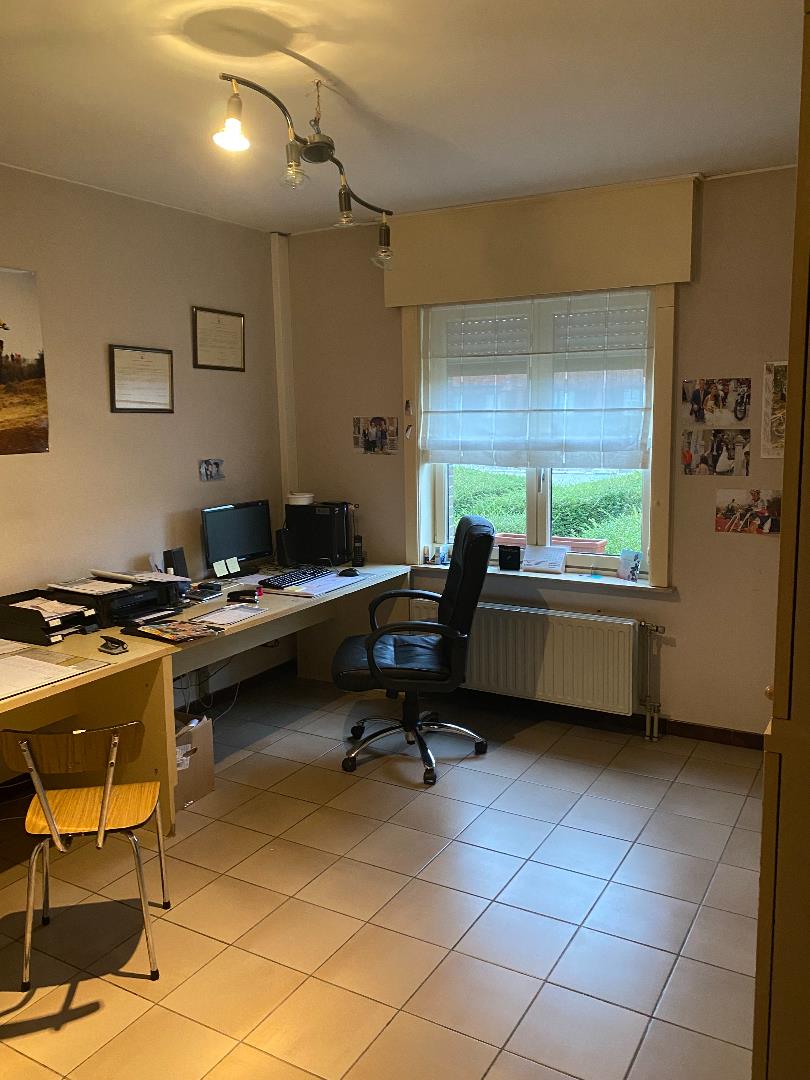 VERKOCHT VICHTE NIJVERHEIDSLAAN 