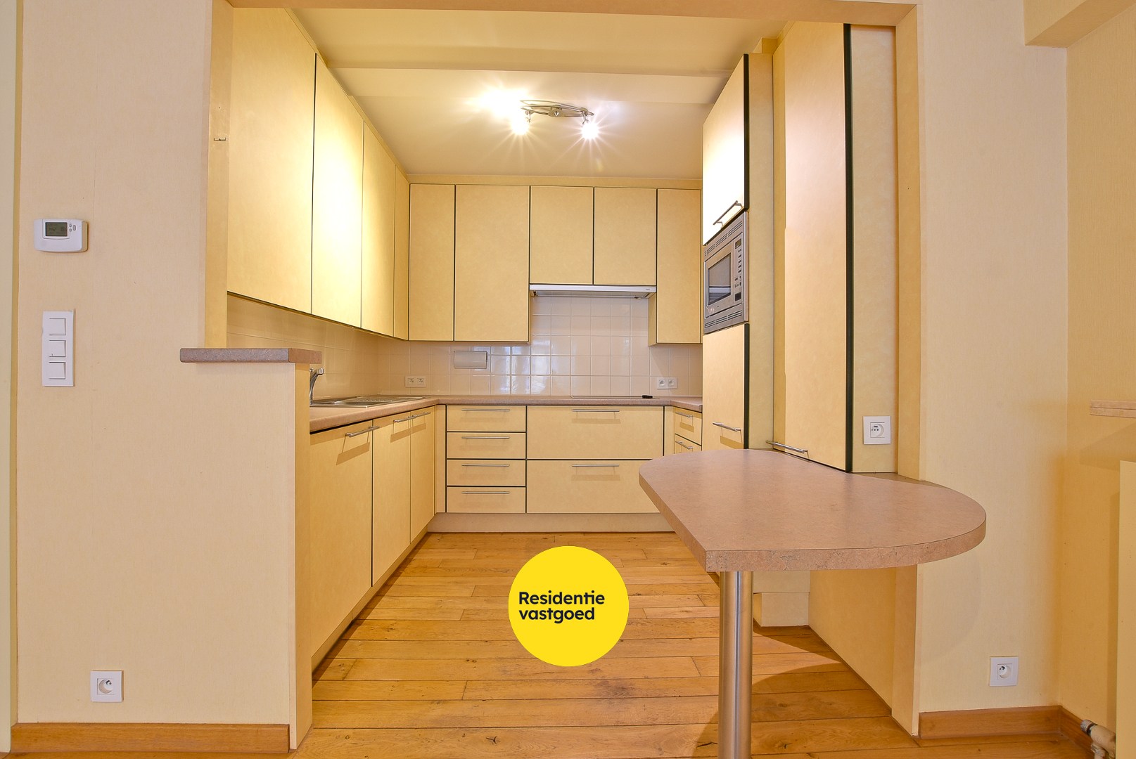 Prachtige 2/3-slaapkamer appartement (112m² + 12m²) in de winkelstraat van Nieuwpoort-stad. 