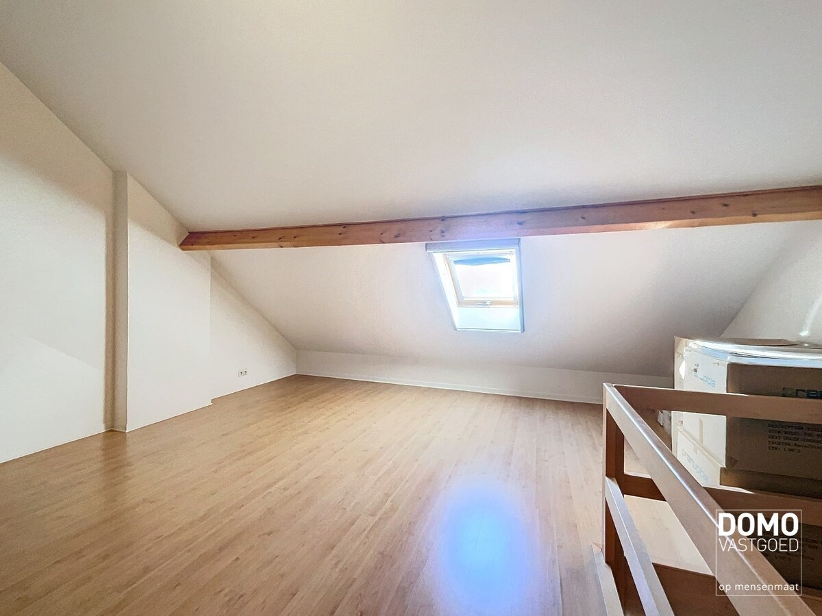 Gezellige en gerenoveerde woning te Stokrooie, gelegen aan het Albertkanaal. 