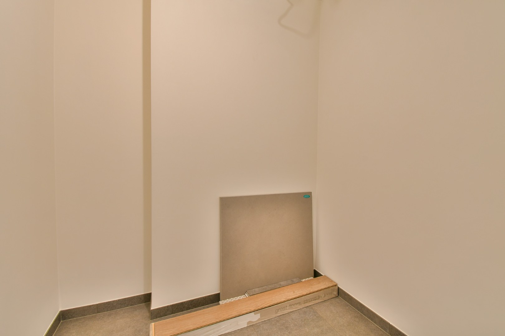 Halfopen woning met 3 slaapkamers en landelijk verzicht! 