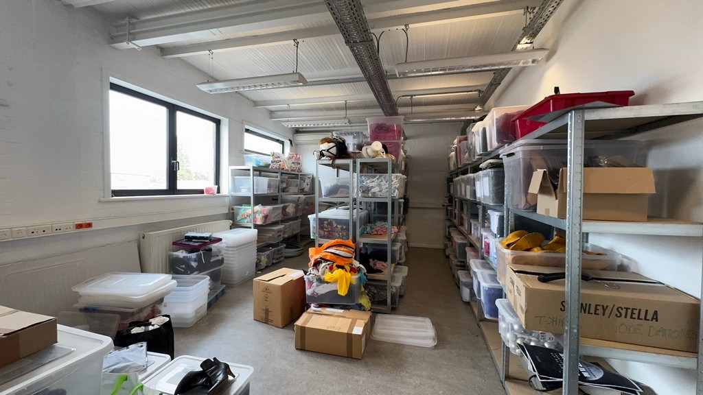 Kantoorruimte te huur vlakbij R4 in Laarne