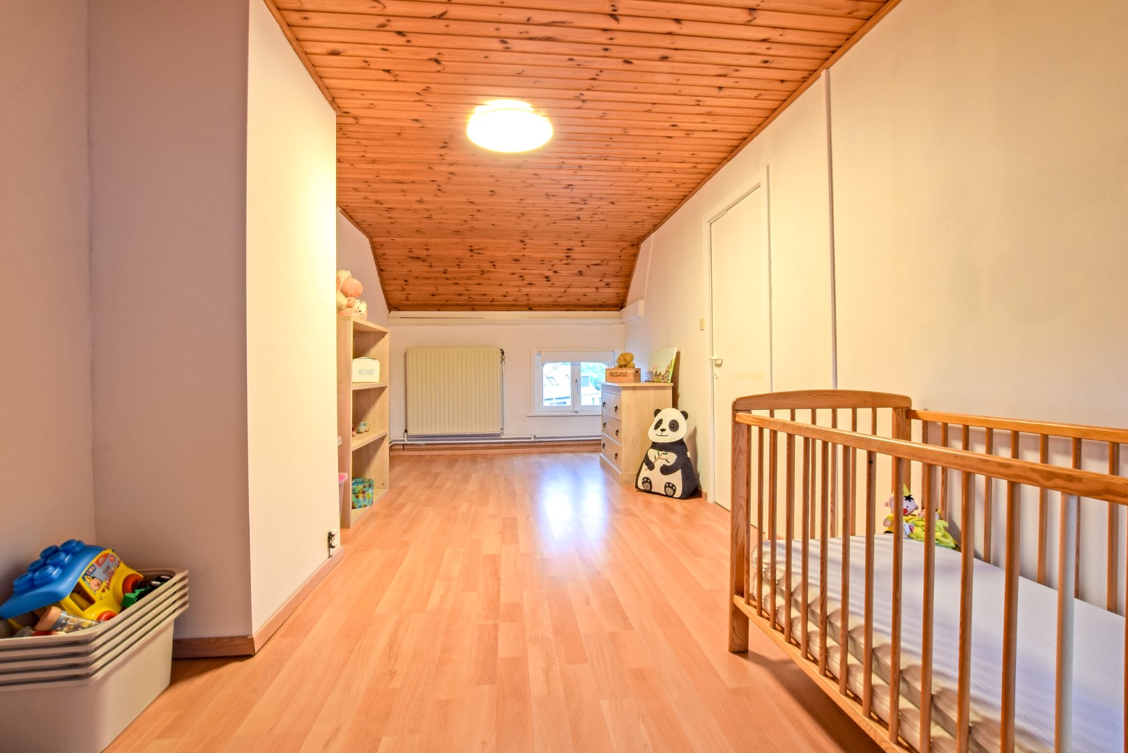 Open bebouwing met 4 slaapkamers op een prachtige locatie vlakbij de Ijzer 