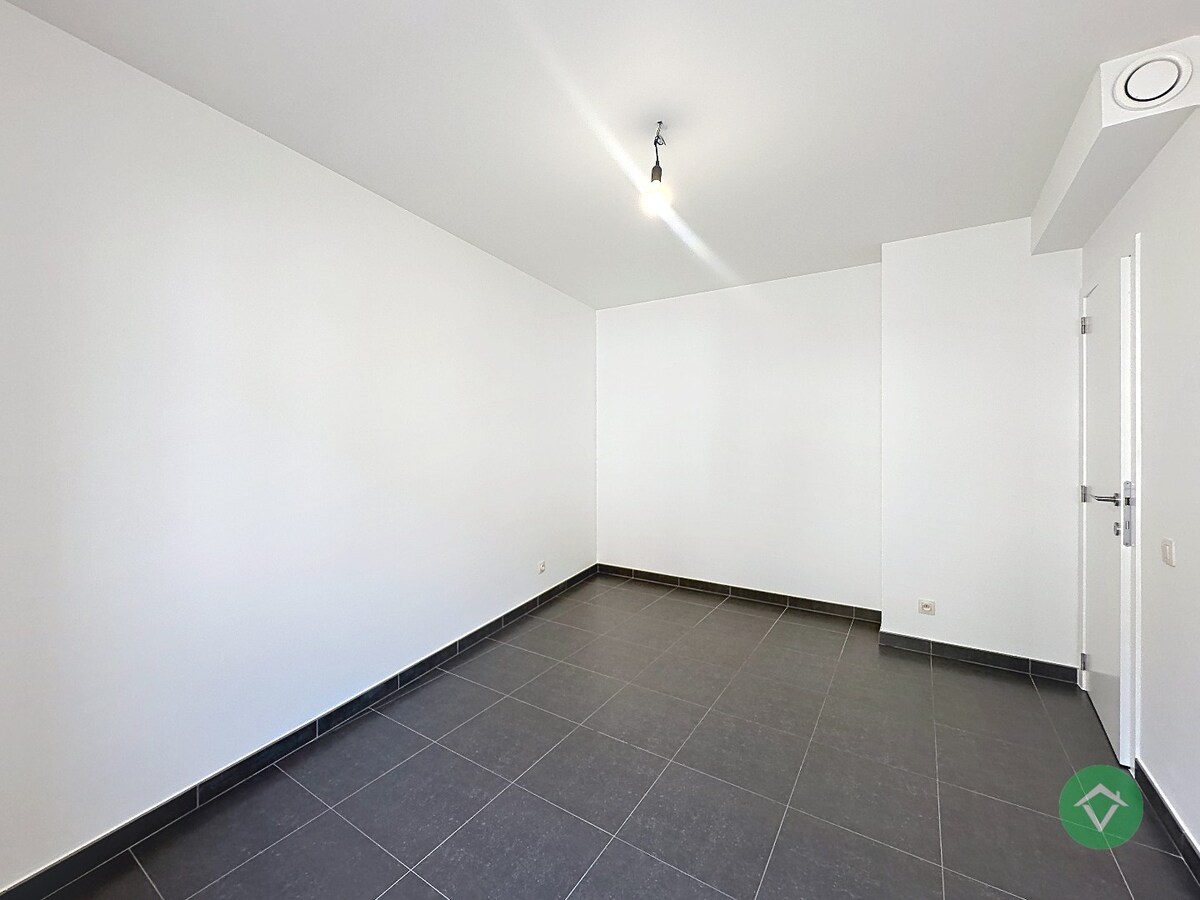 Instapklaar gelijkvloers appartement met staanplaats te Gistel 