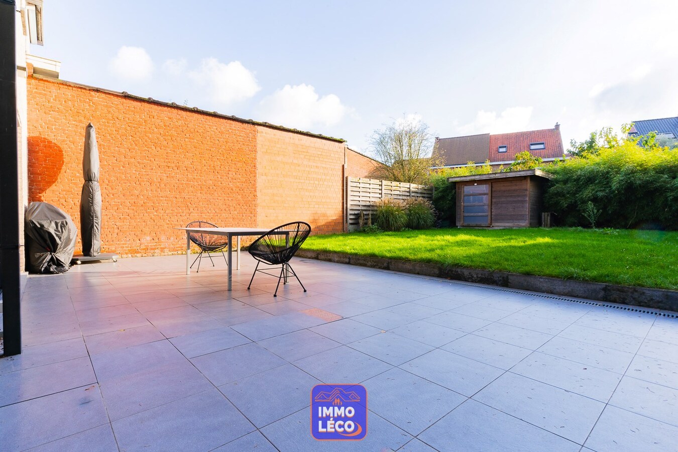 3 façades avec garage, parking et jardin, COUP DE COEUR ! 