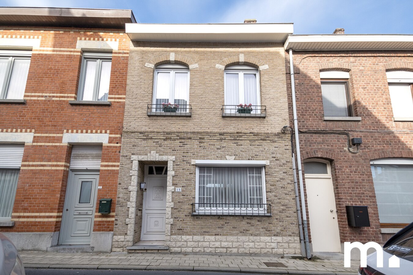 Ideale starterswoning te Zwevegem nabij het centrum met Garage! 