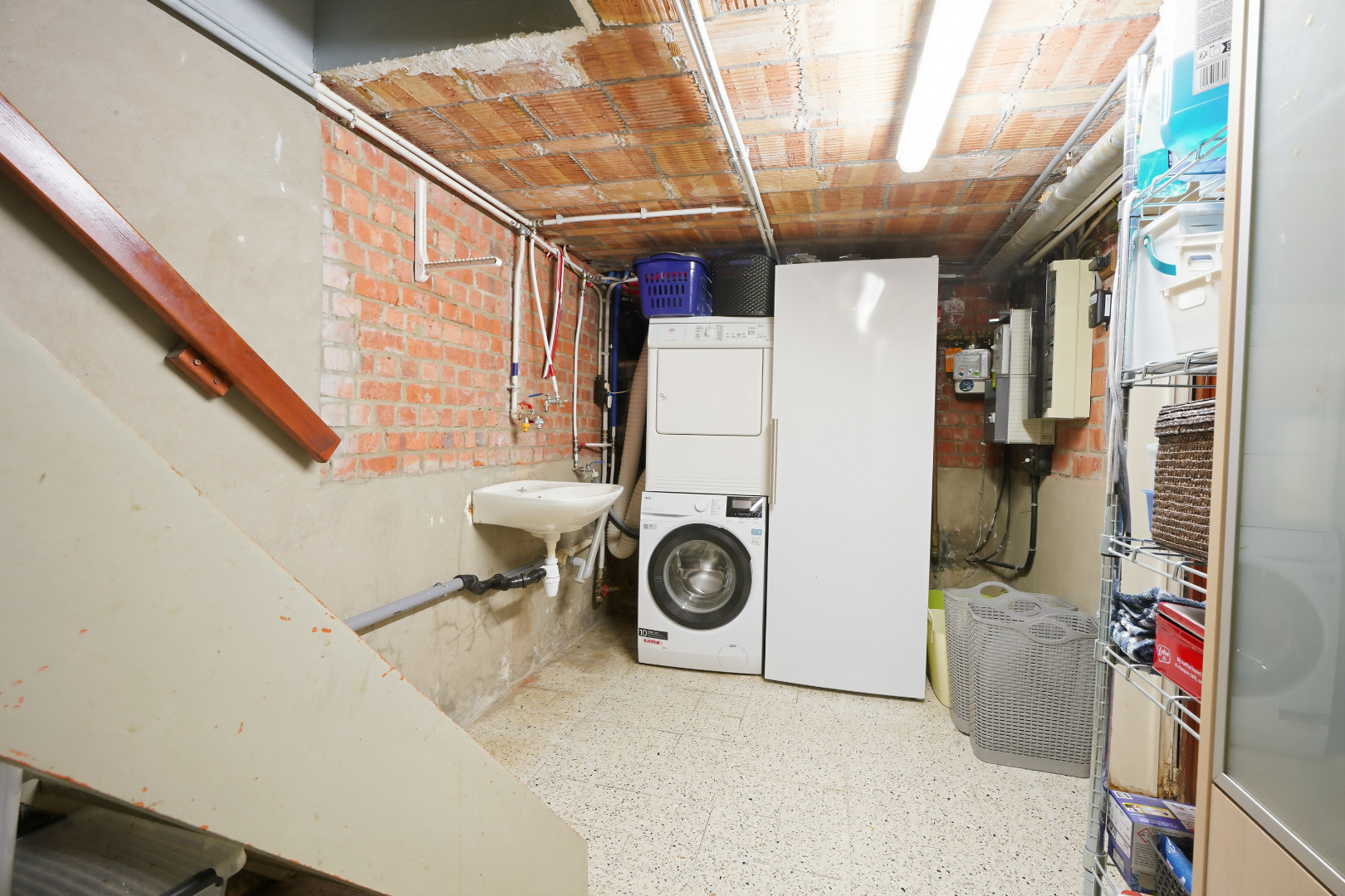 Halfopen woning met zongerichte tuin vlak bij het centrum van Veurne 