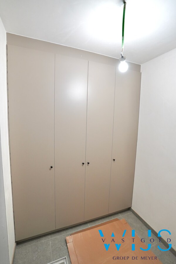 Drieslaapkamer appartement met garage in hartje Ertvelde ! 