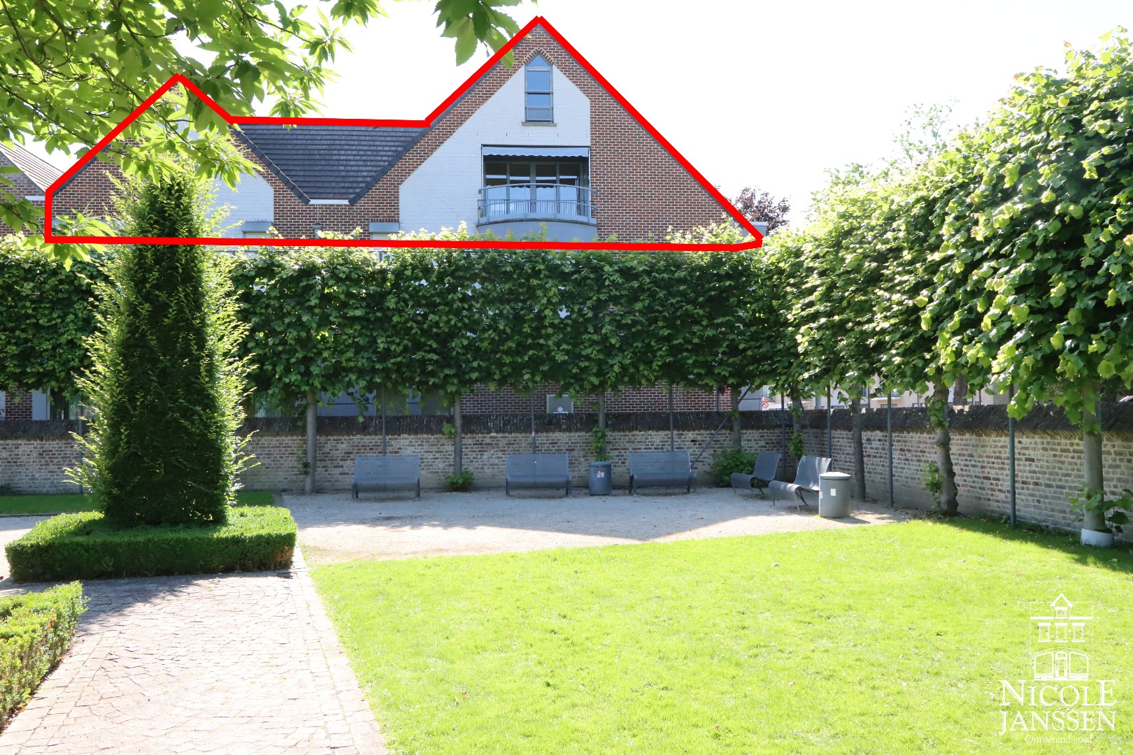 Zeer ruim duplex-appartement 