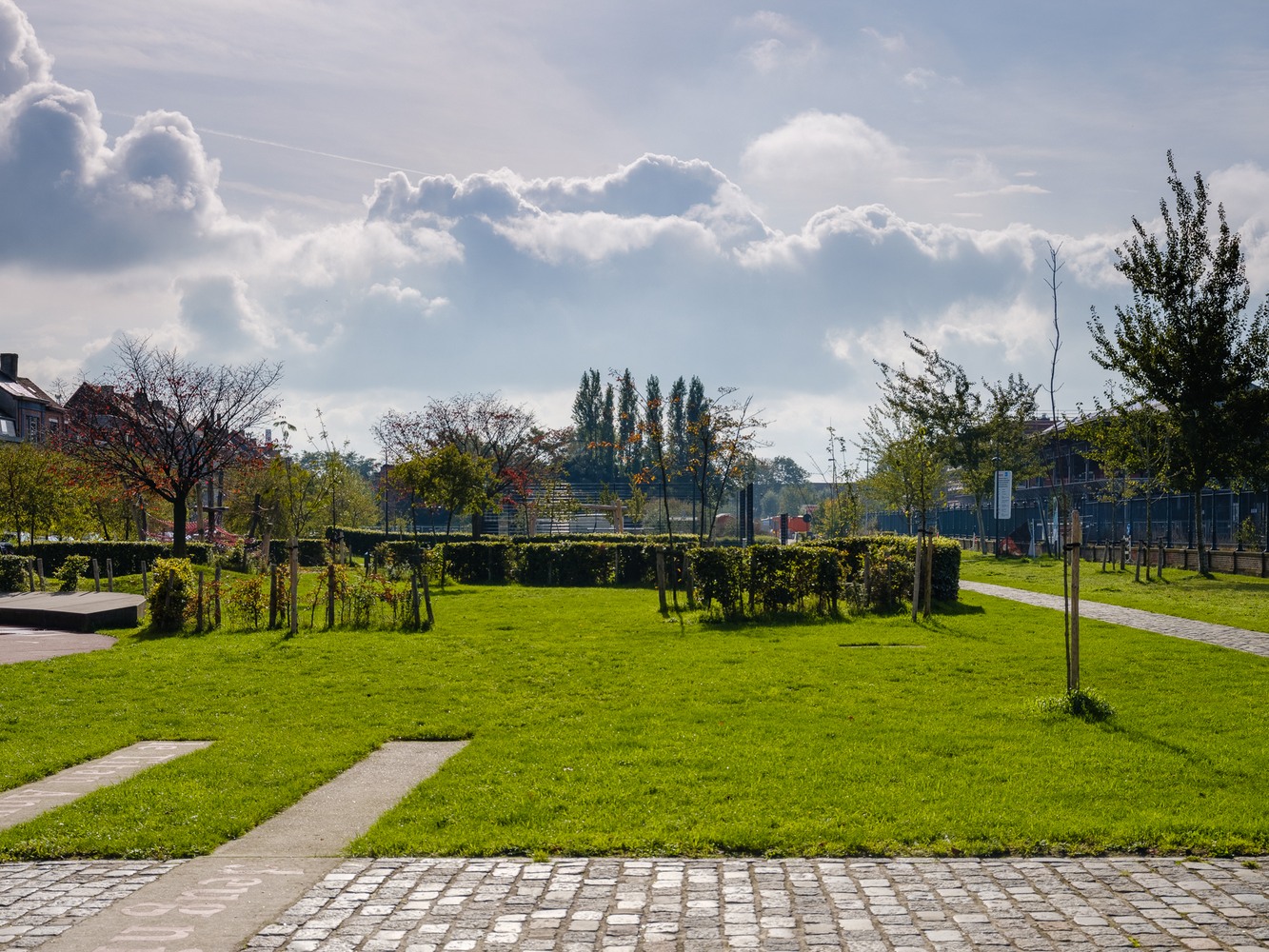 Exclusief wonen. Uitzonderlijk, luxueus en ruim (191m²) appartement met terras en fenomenaal zicht op water. 