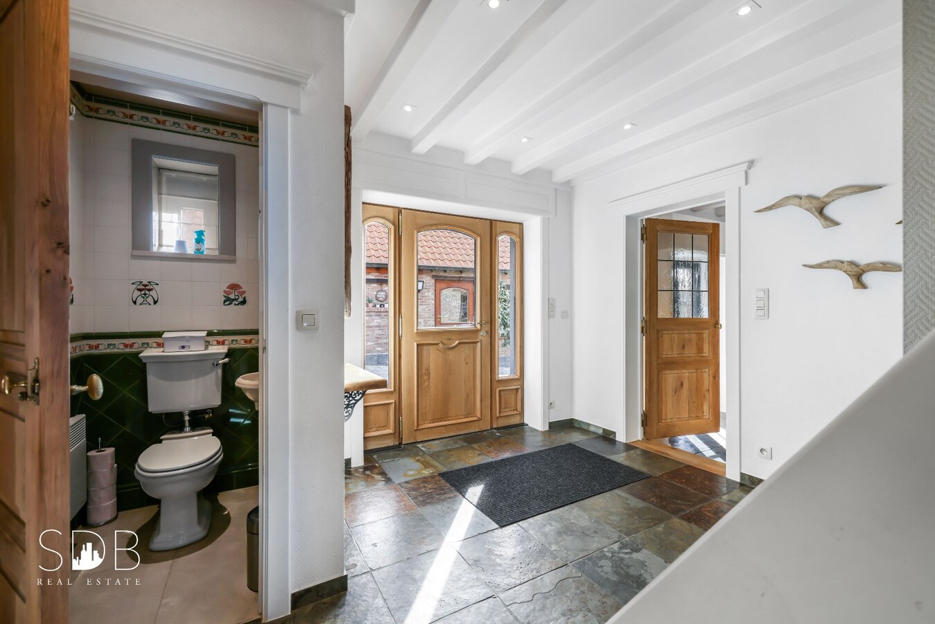 Landelijke villa met zwembad, paardenfaciliteiten en piste op circa 2 HA 