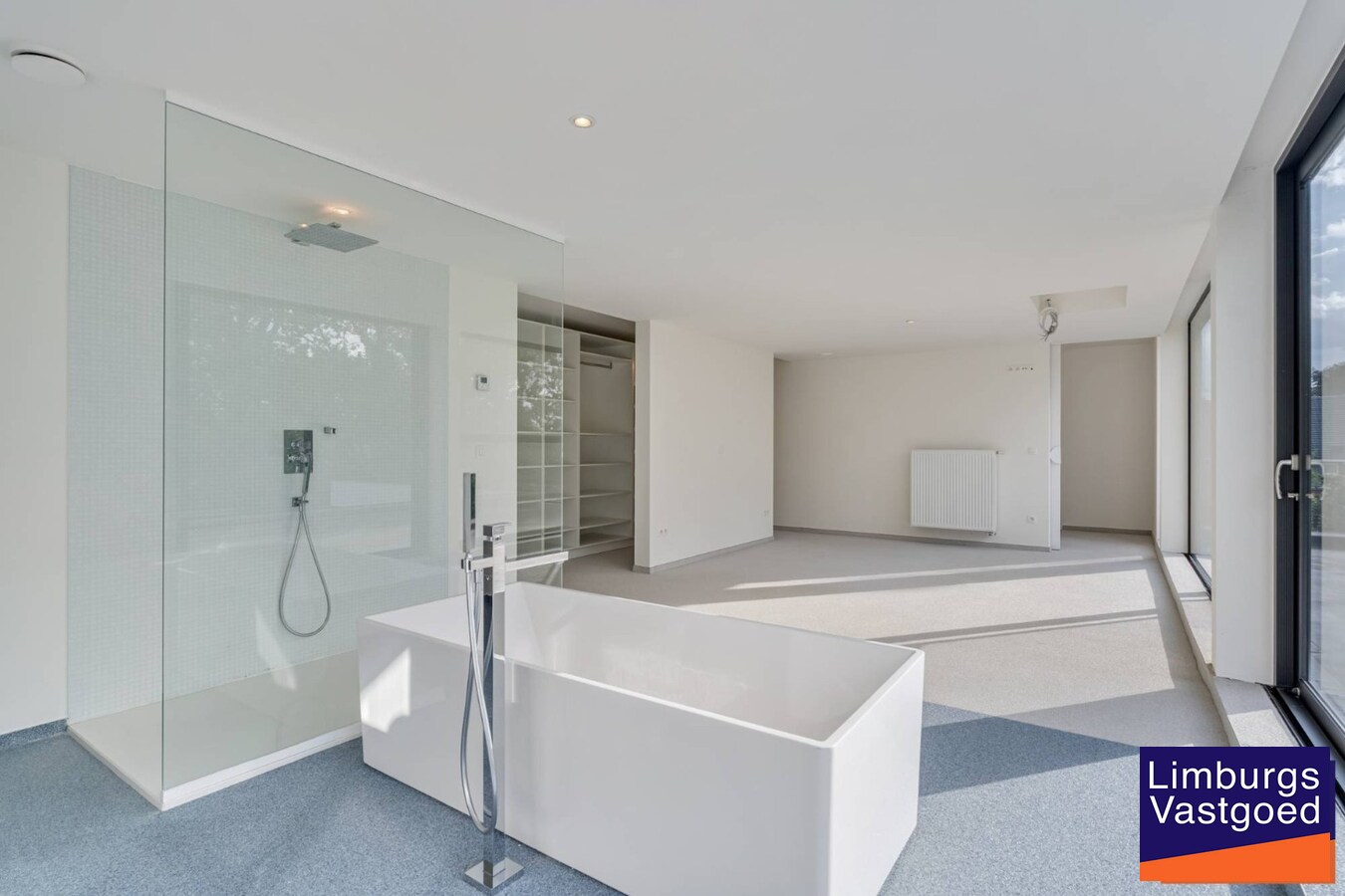 Exclusieve woning met praktijkruimte en zicht op weilanden 