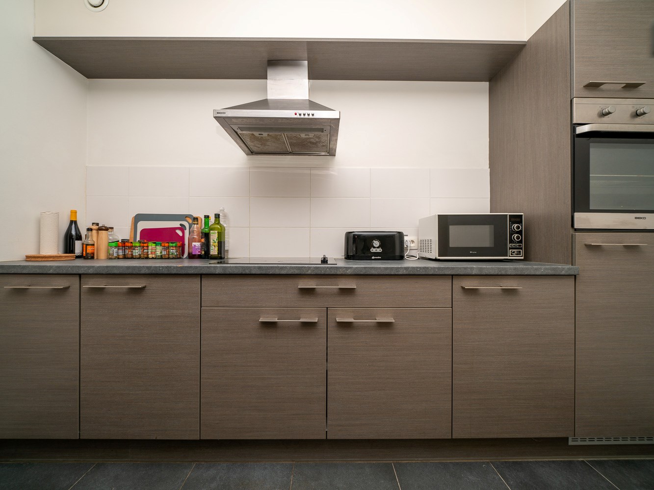 Recent 1-kamer appartement met terras, staanplaats, kelder 