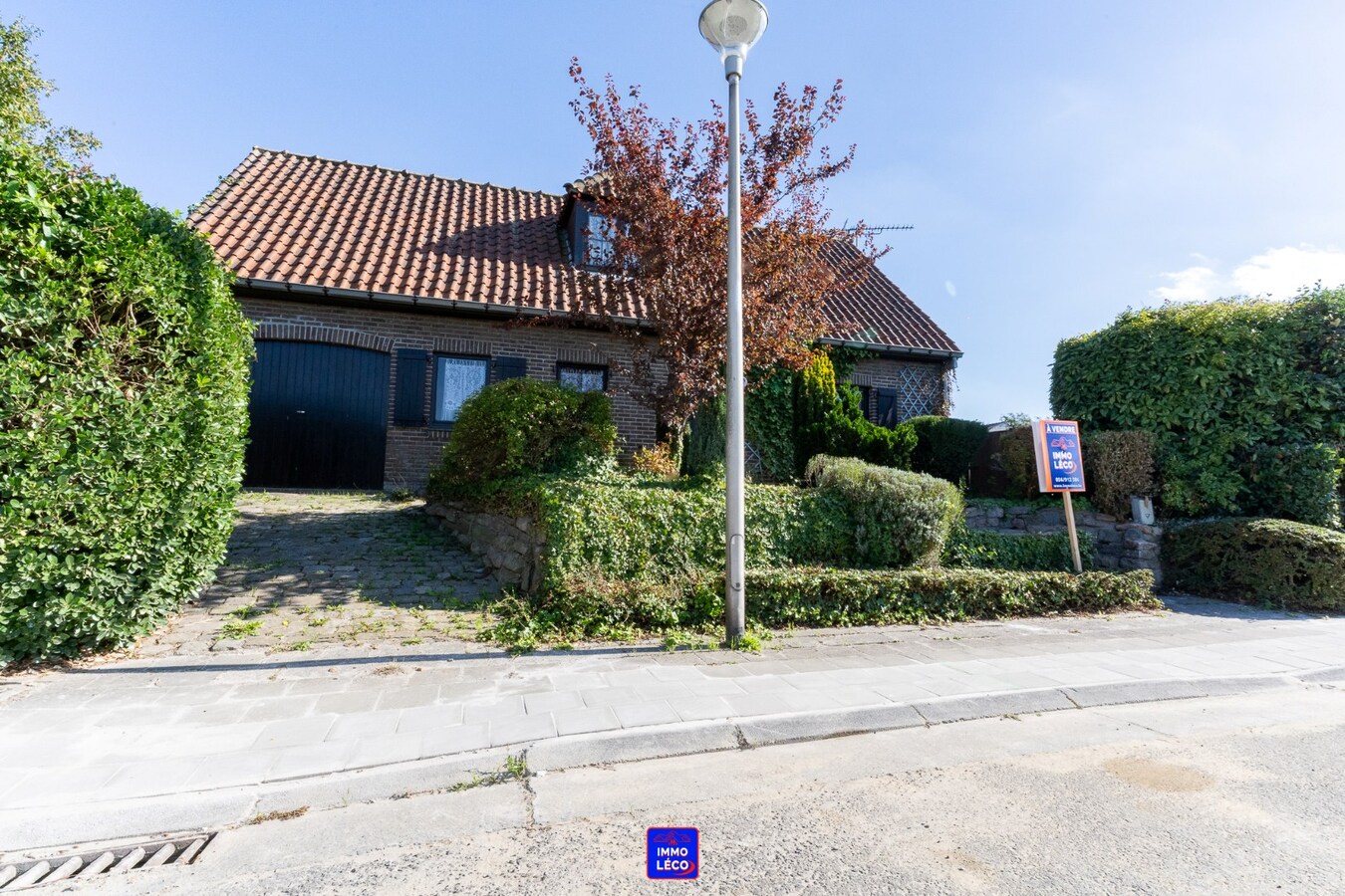 Villa "Semi Plain-Pied" érigée sur une parcelle de 669m², 2 garages, parking privé ! 
