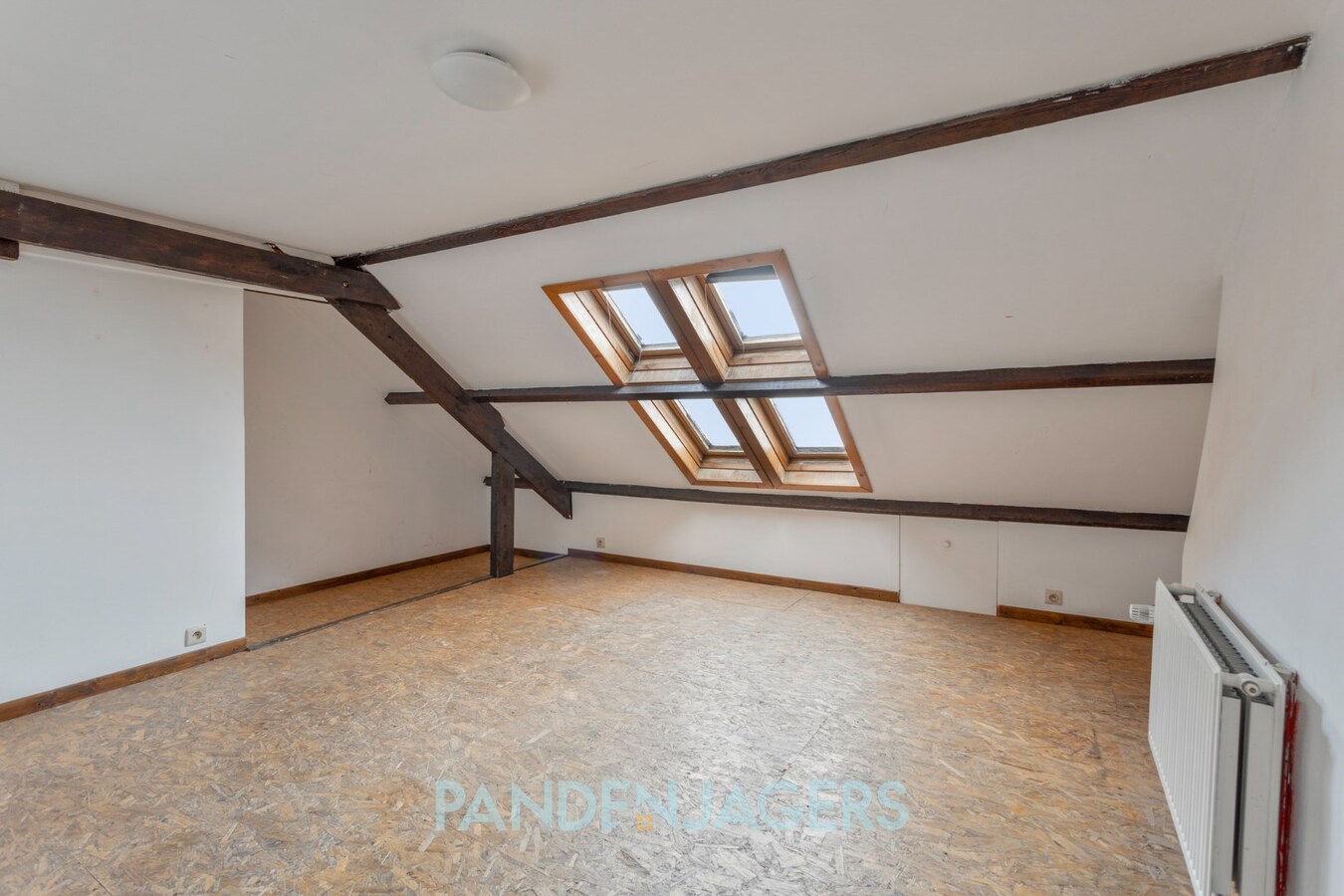 Handelshuis met winkelgedeelte en appartement te Duffel 