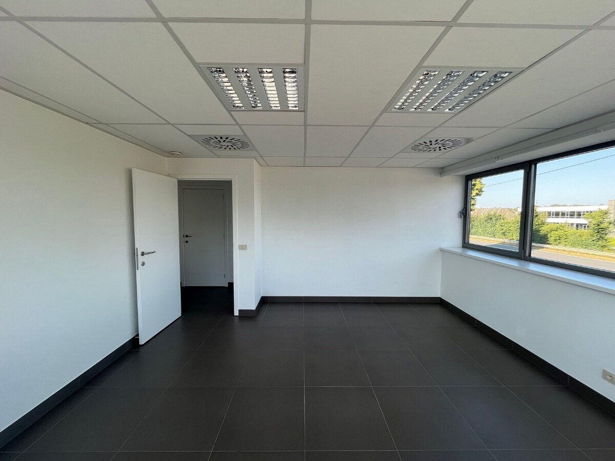 Kantoorruimte op commerciële TOP-ligging 