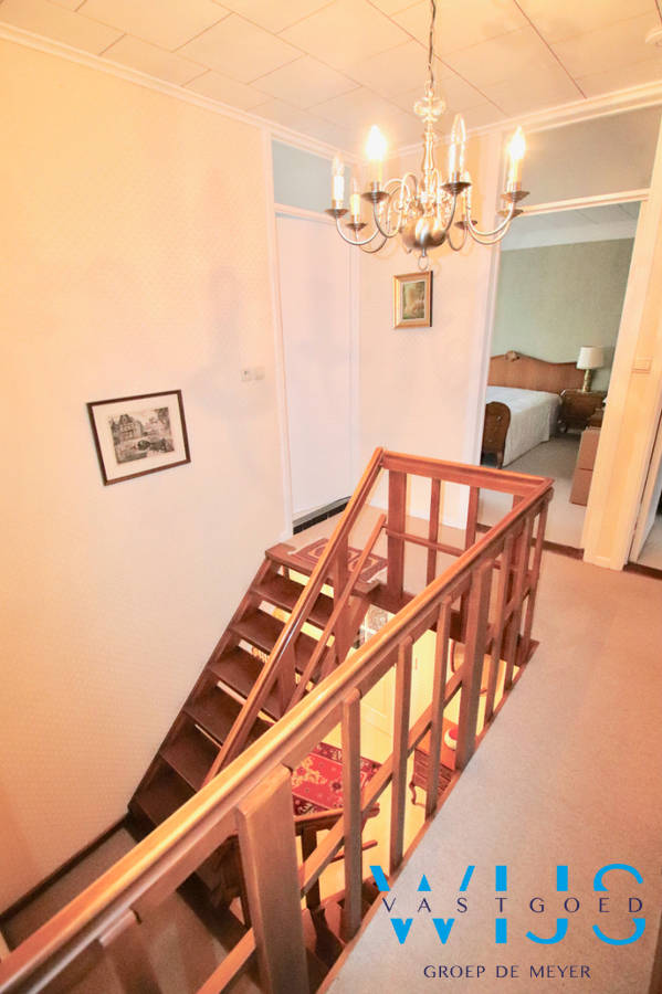 Ruime gezinswoning met 5 slaapkamers &amp; ZUIDgerichte tuin te Zelzate! 