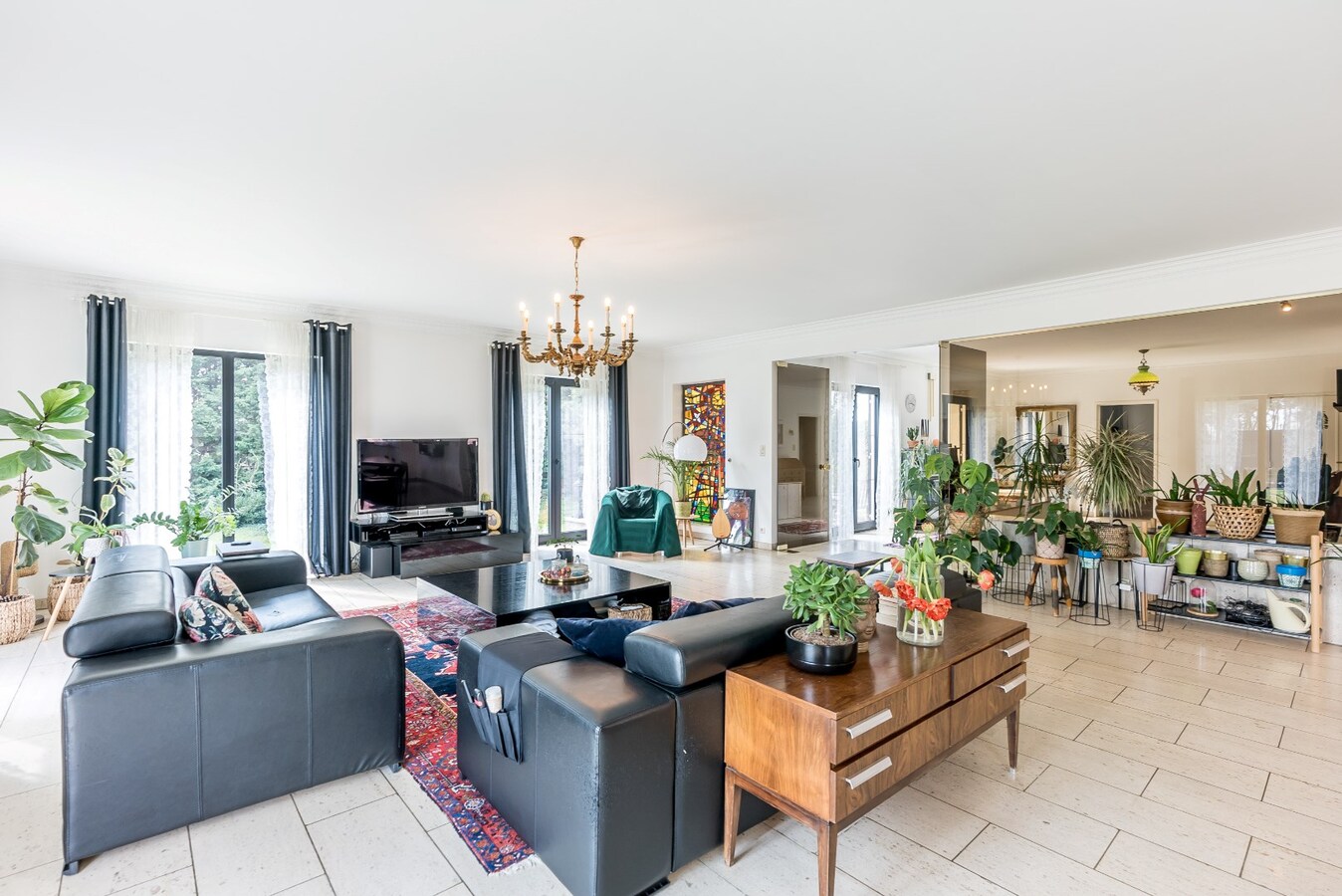 Zeer ruime woning op een perceel van circa 20 are 