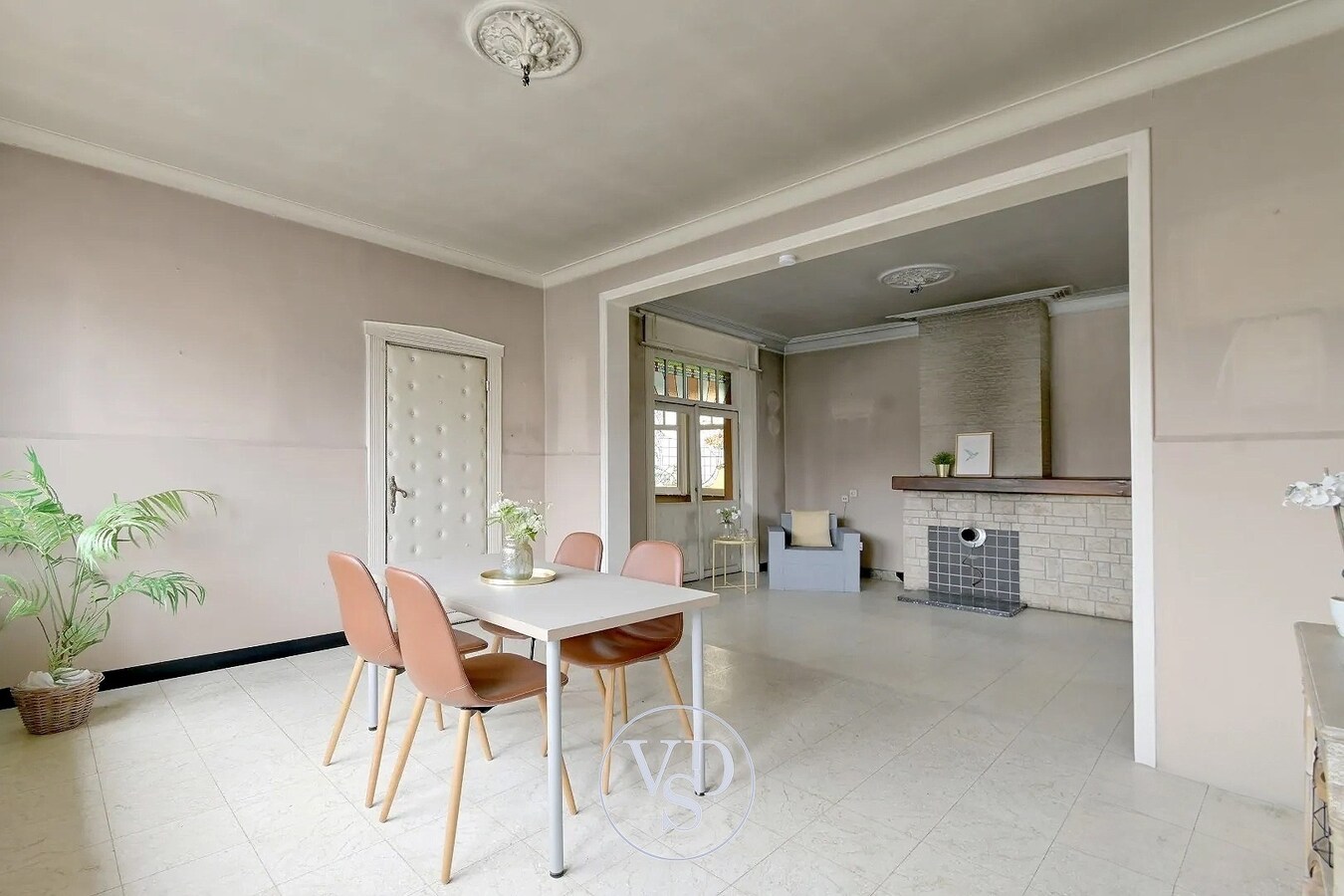 Ruim wonen in deze statige directeurswoning. 