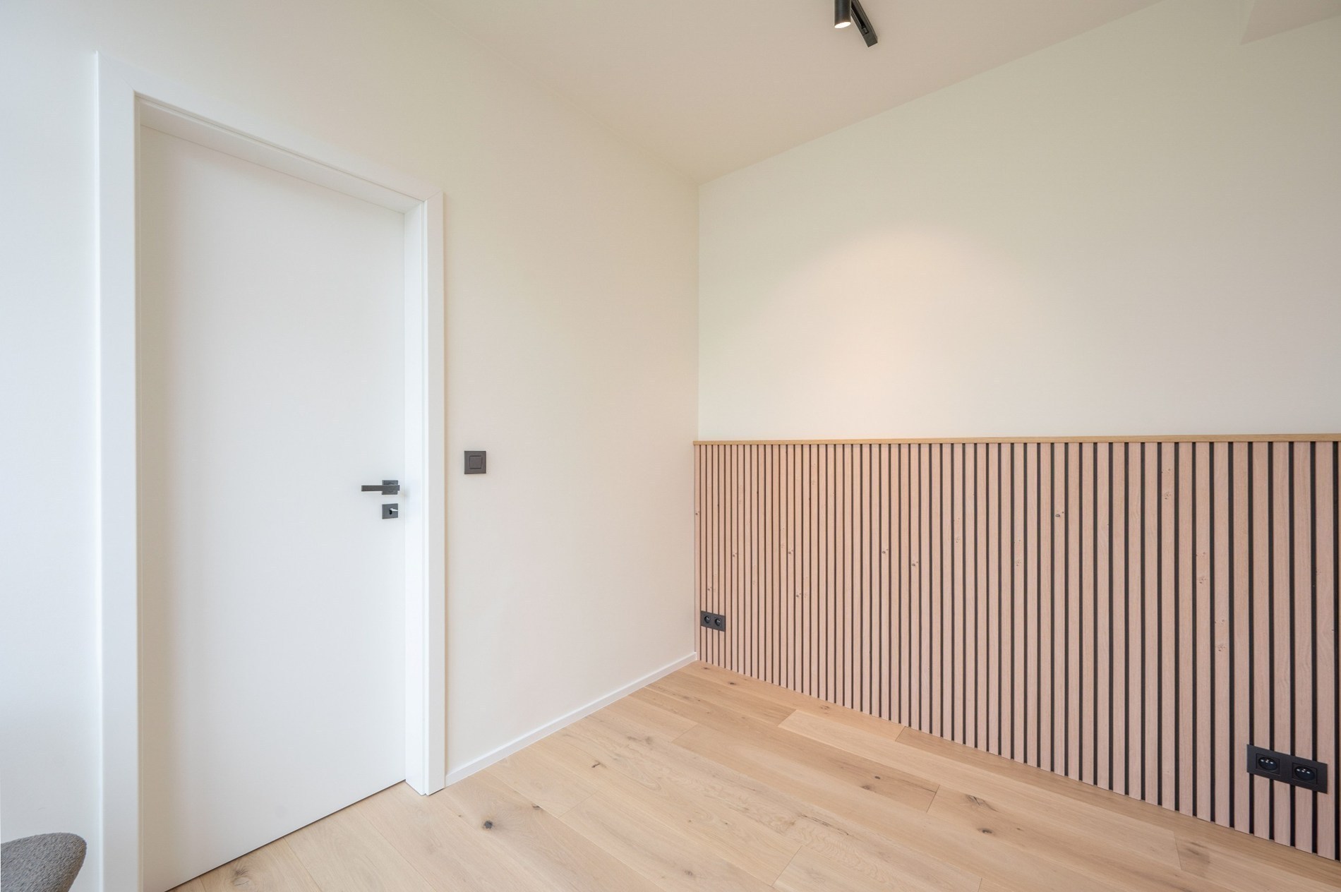 Volledig gerenoveerd 2-kamer appartement  op wandelafstand van de Zeedijk-Albertstrand. 