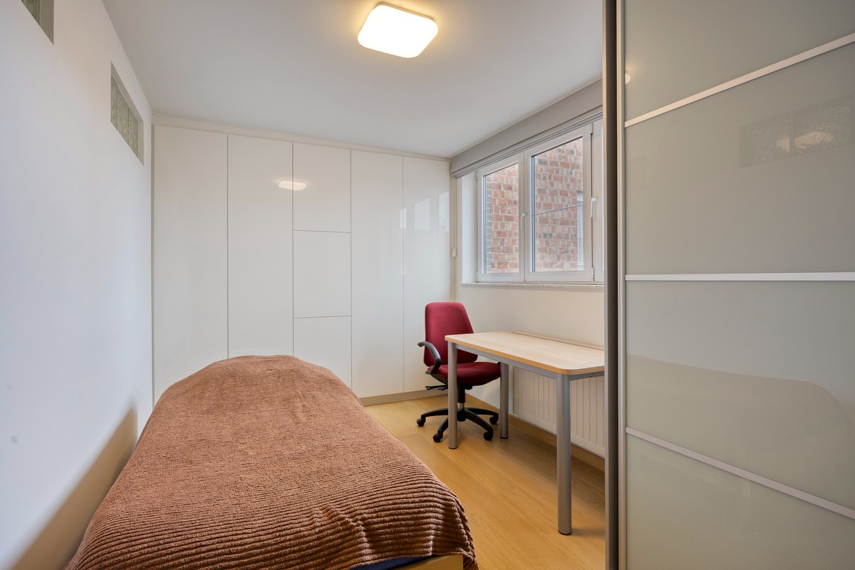 Instapklare penthouse met 2 slaapkamers en terras van 60m² , 4 kelders en garagebox in Korbeek-Lo! – EPC 199 kWh/m² - bewoonbare opp. 131 m² 