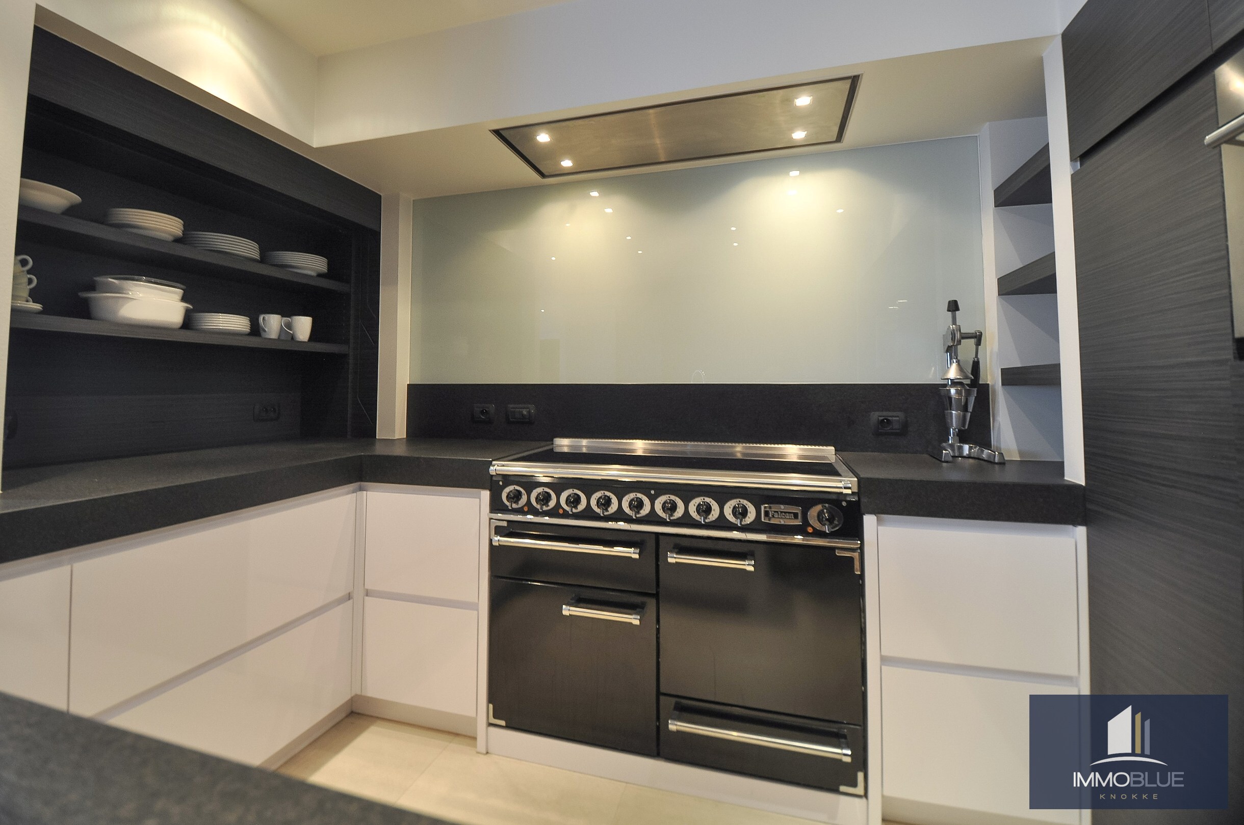 Topaanbieding – Uitzonderlijk ruim appartement gelegen in een stijlvolle residentie. 