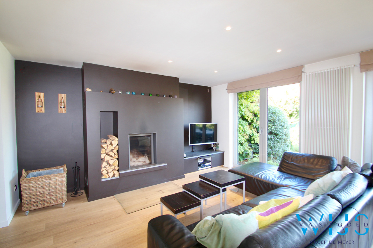 Verrassend ruim woonhuis op een TOPlocatie in ERTVELDE ! 