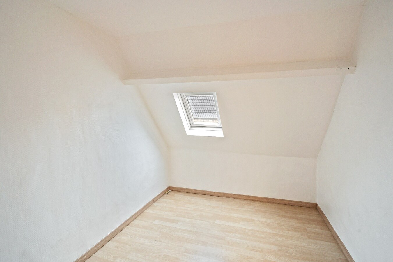 Tot in de puntjes afgewerkte, vrijstaande woning met garage 