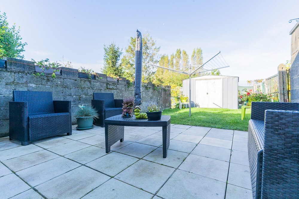 Maison saine avec jardin et garage 