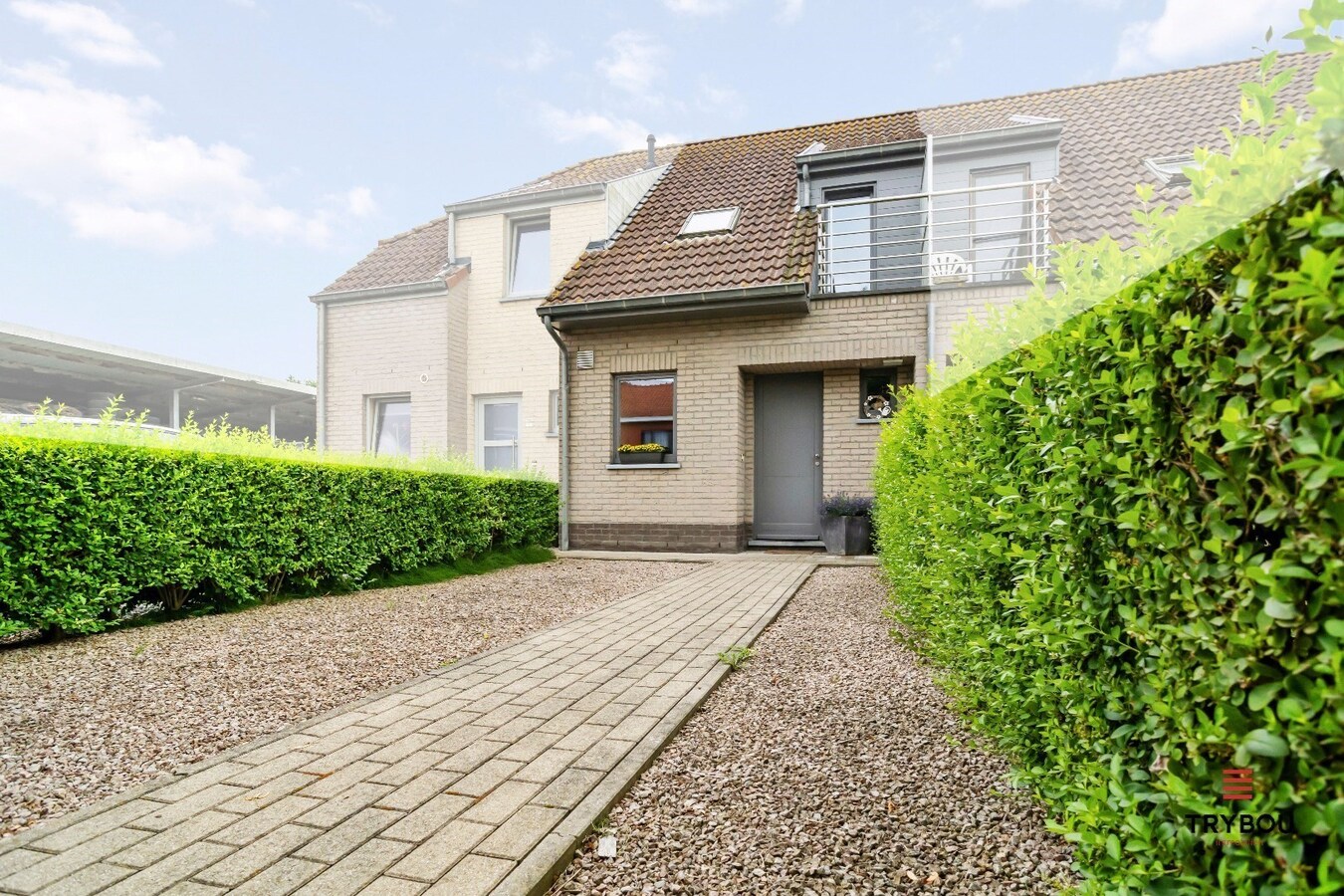 Tot in de puntjes afgewerkte woning met 3 slaapkamers te Woumen 