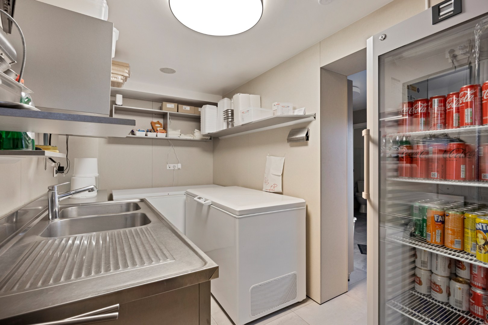 Opbrengsteigendom met handelspand en 3 appartementen te koop in Heverlee op een super ligging! 