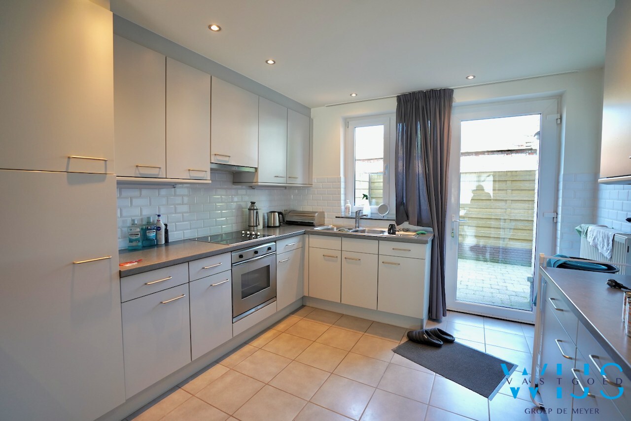 Gelijkvloers tweeslaapkamer appartement in hartje Ertvelde! 