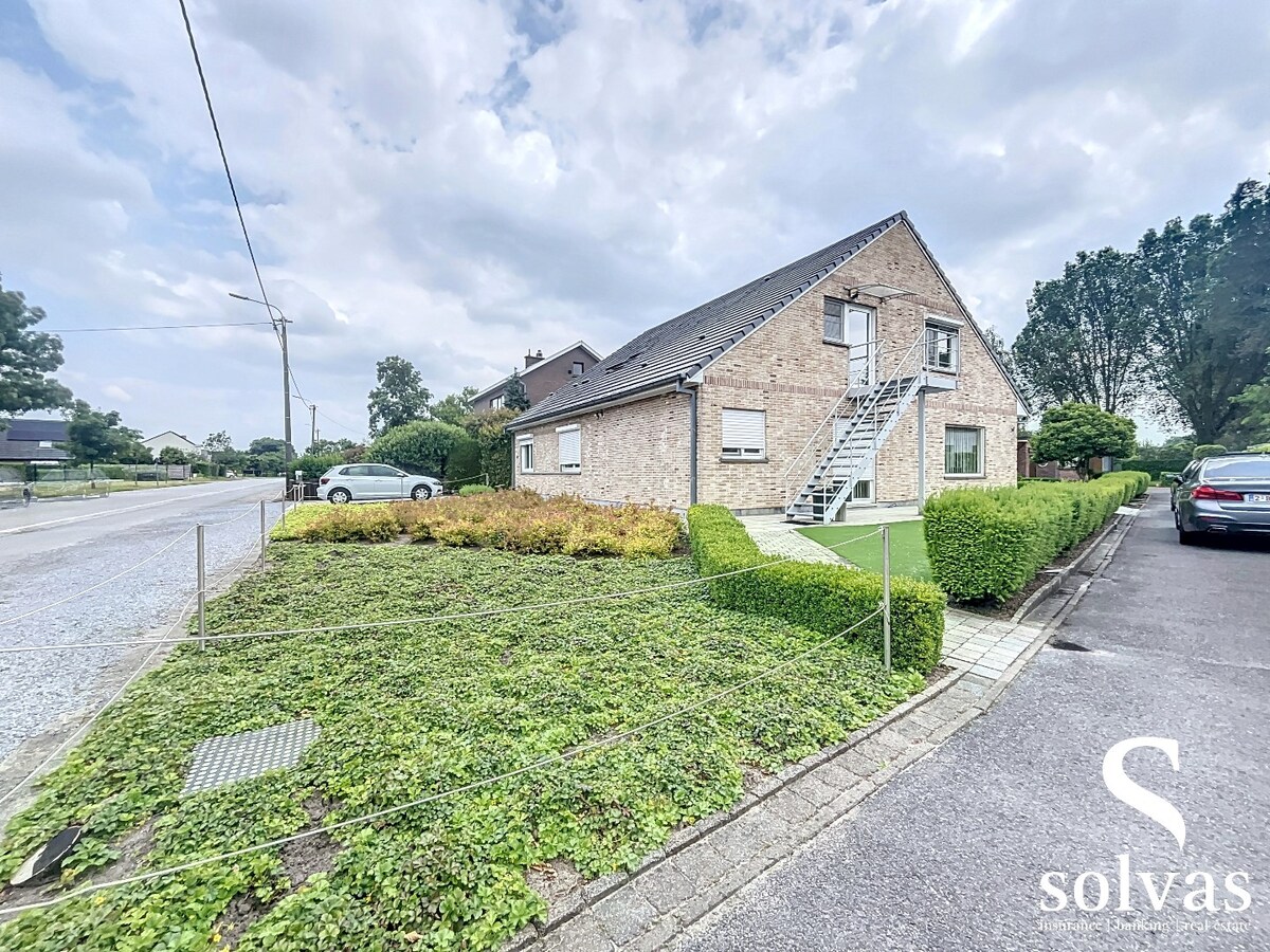 RUIM DAKAPPARTEMENT MET 2 SLAAPKAMERS! 