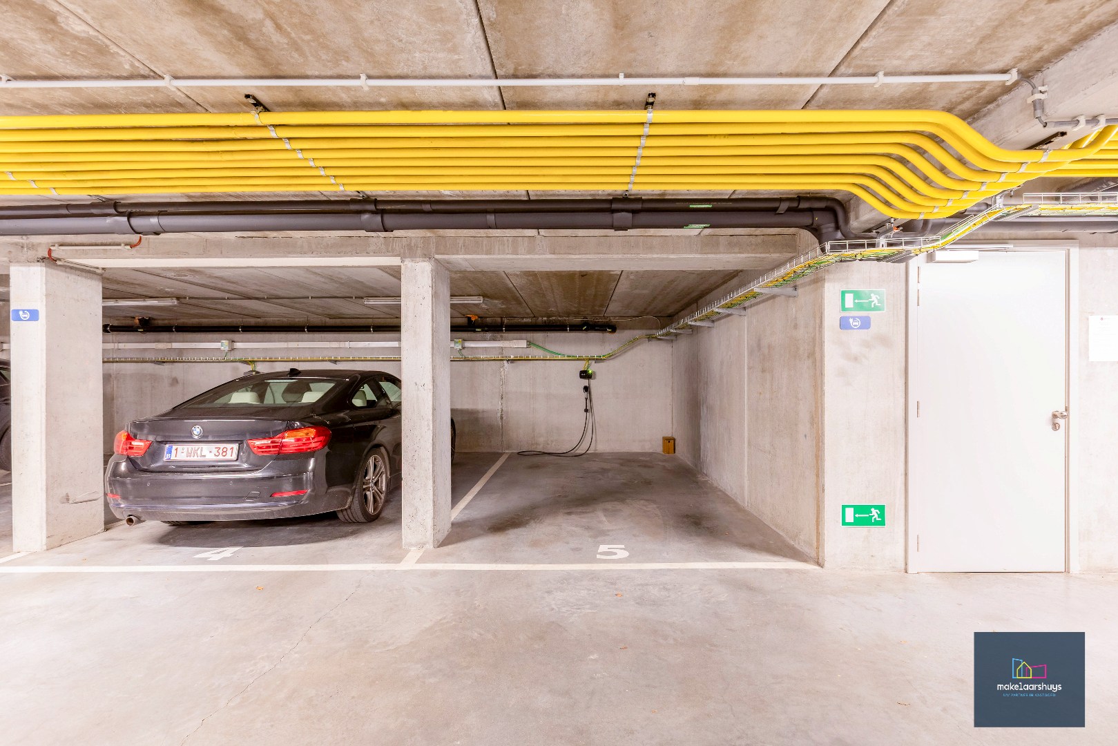 Luxueus duplex appartement   te Kouterhof met 2 slaapkamers , terras en  garageplaats 