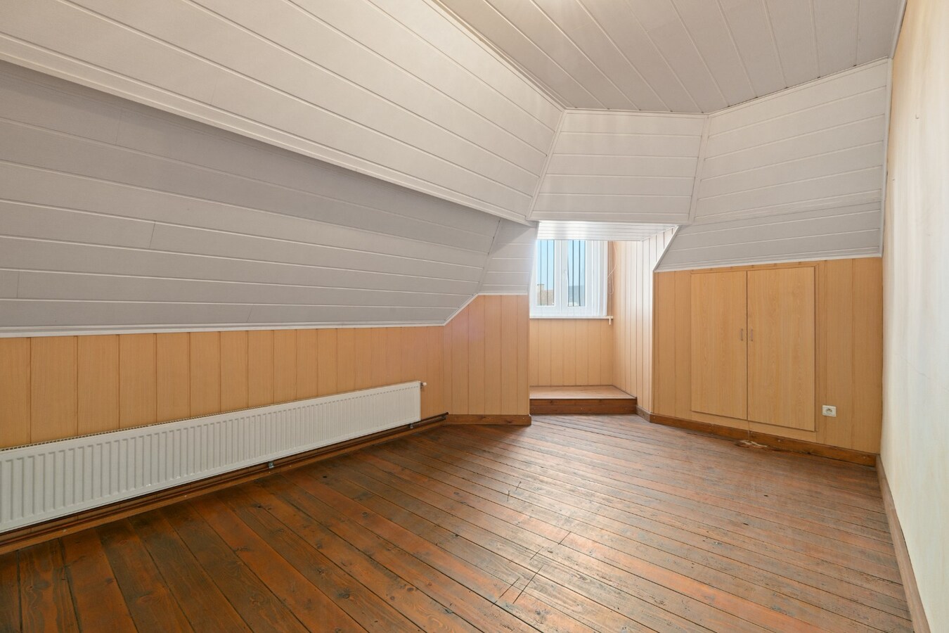 Handelswoning in centrum Zomergem! 