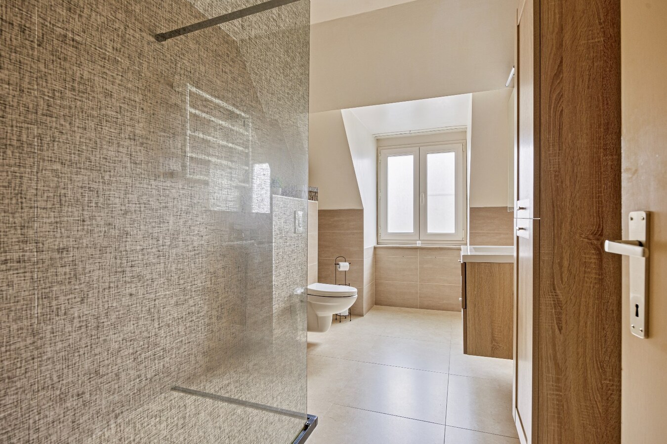 Zeer ruime woning met garage te koop in centrum Oudenaarde 