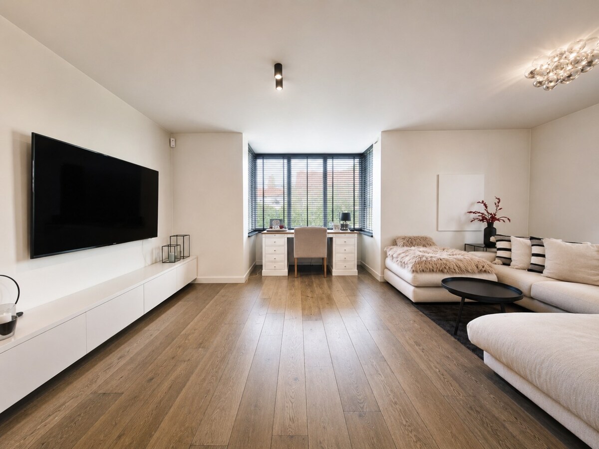 Uiterst charmante halfopen bebouwing met weidse zichten op een perceel van 2012m² 