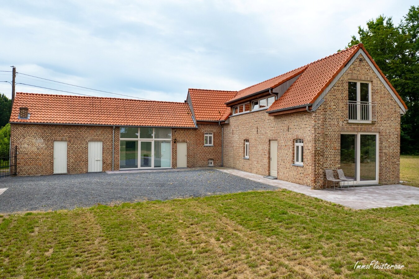 Charmante gerenoveerde woning met stalgebouw op ca. 2,6ha te Herk-de-Stad 