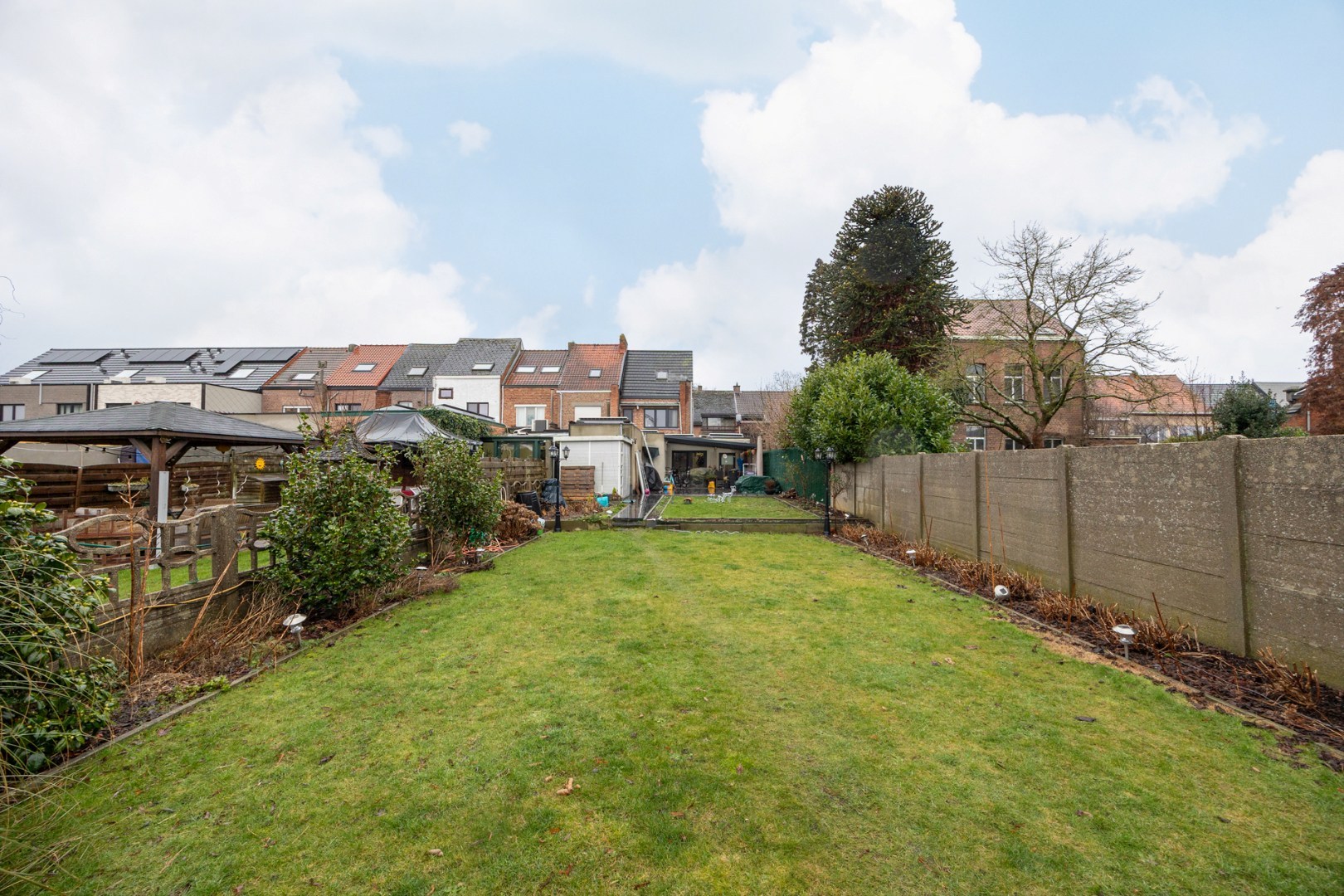 Ruime woning met praktijkruimte 