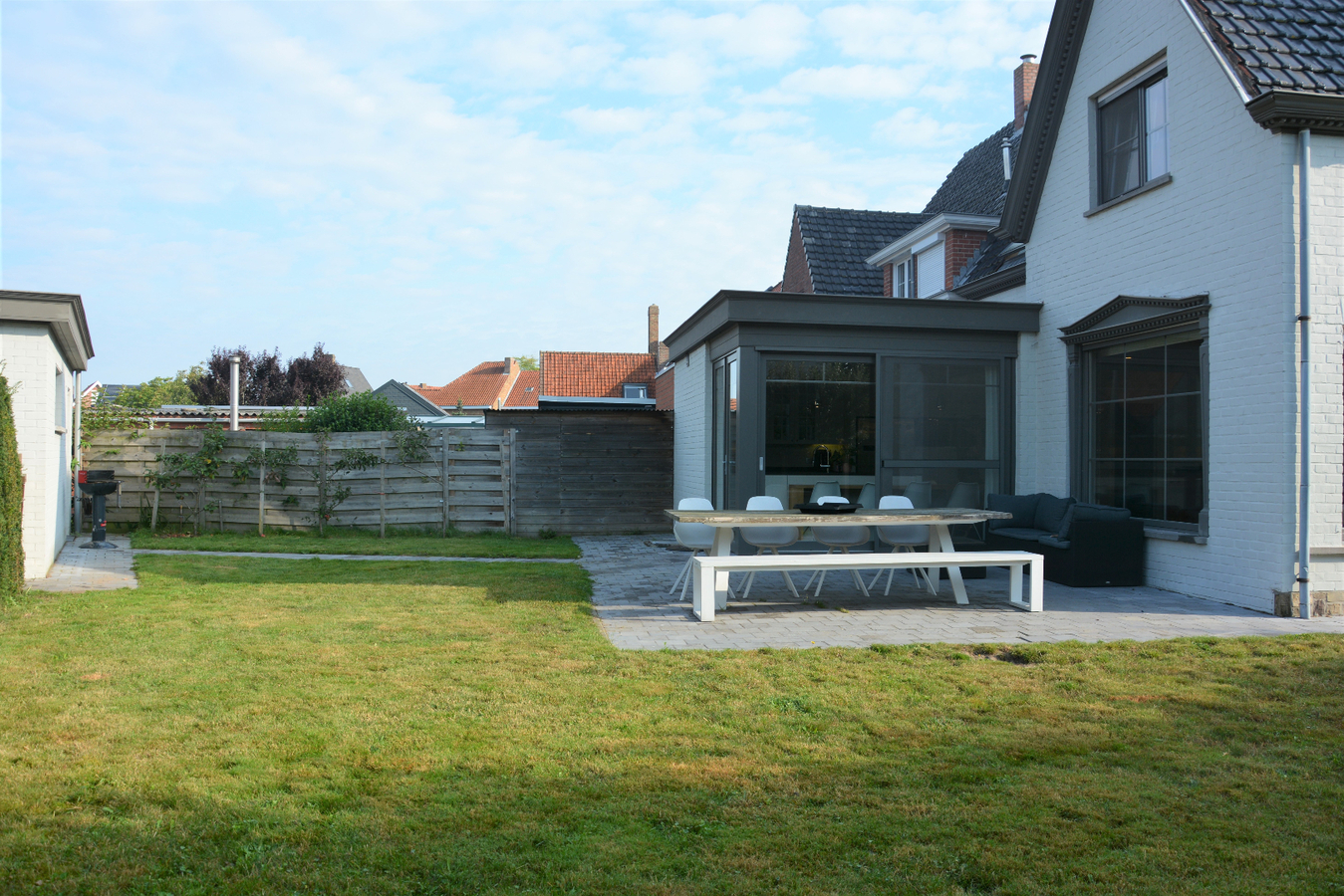 Sublieme gerenoveerde hoekwoning op rustige ligging 