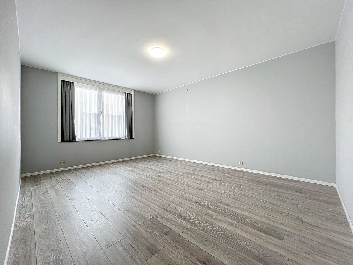 Energiezuinig, ruim tweekamerappartement (115m²) te centrum Deinze 