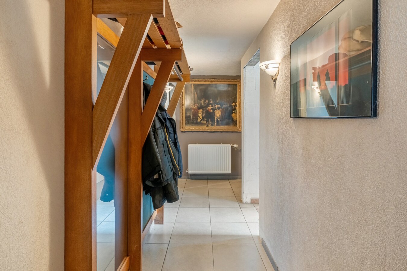 Uniek gelegen woning aan de bosrand op een perceel van 36a67ca waarvan 22a82ca geschikt is als paardenweide! 