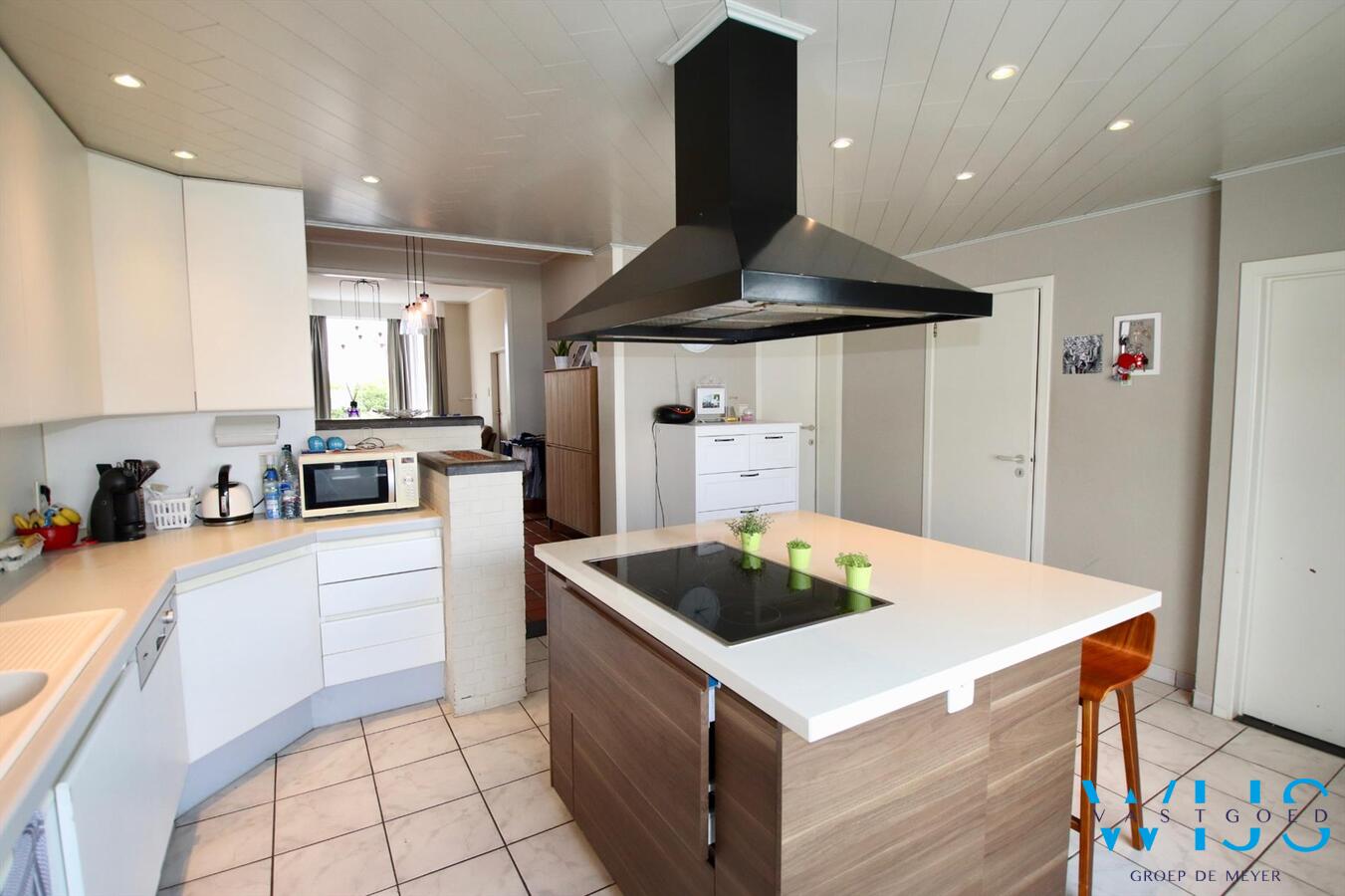 Leuke gezinswoning met 4 slaapkamers + tuin en garage te Zelzate! 