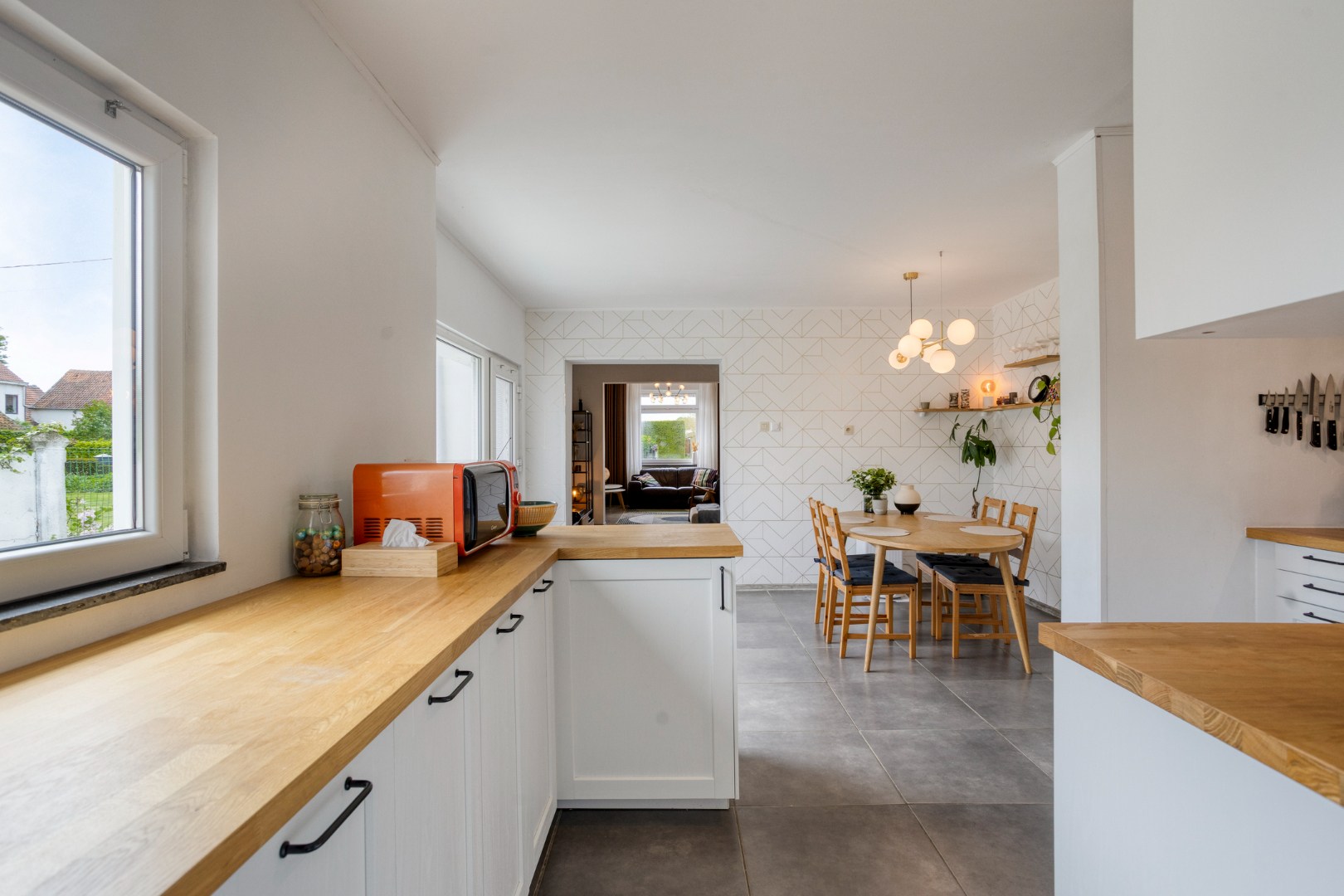 Zeer rustig gelegen half open bebouwing met 4 slaapkamers en ruime tuin in Pellenberg - EPC 162 kwh/m2 