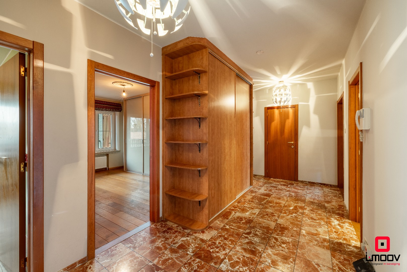 Ruim, stijlvol en uitzonderlijk gelegen 3-slaapkamerappartement aan Gent-Sint-Pieters 