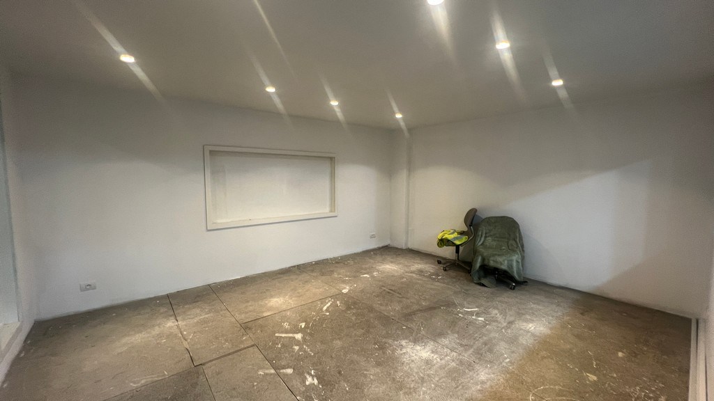 Magazijn met bureel te huur in Booiebos in Drongen