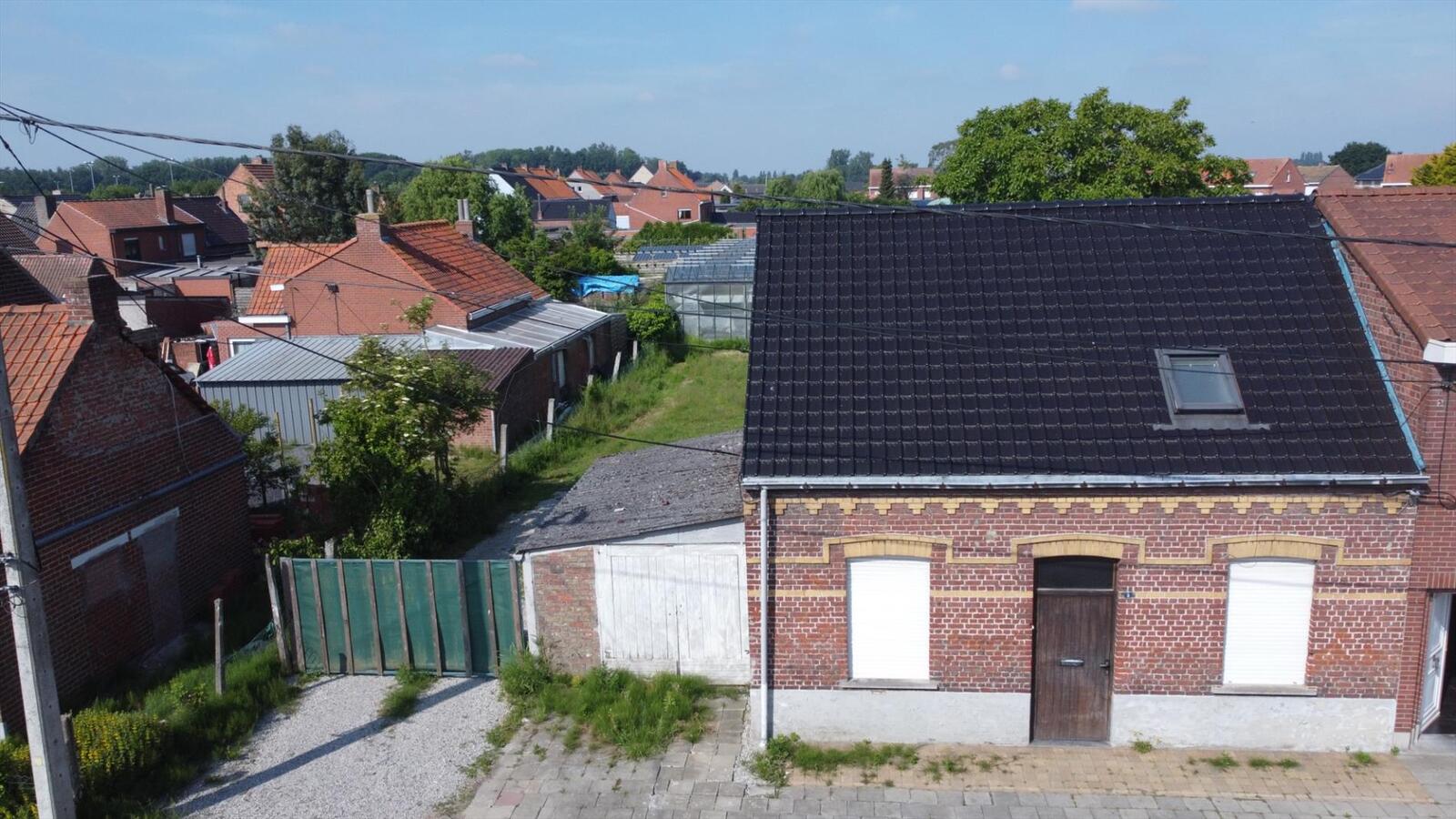 Ruime zongerichte halfopen woning op ruim perceel van 634 m² 