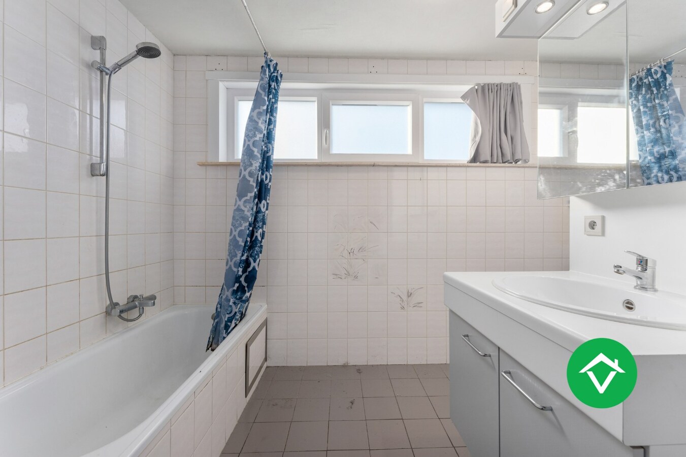 Instapklare vrijstaande woning met zonnige tuin in rustige woonwijk te Eernegem 