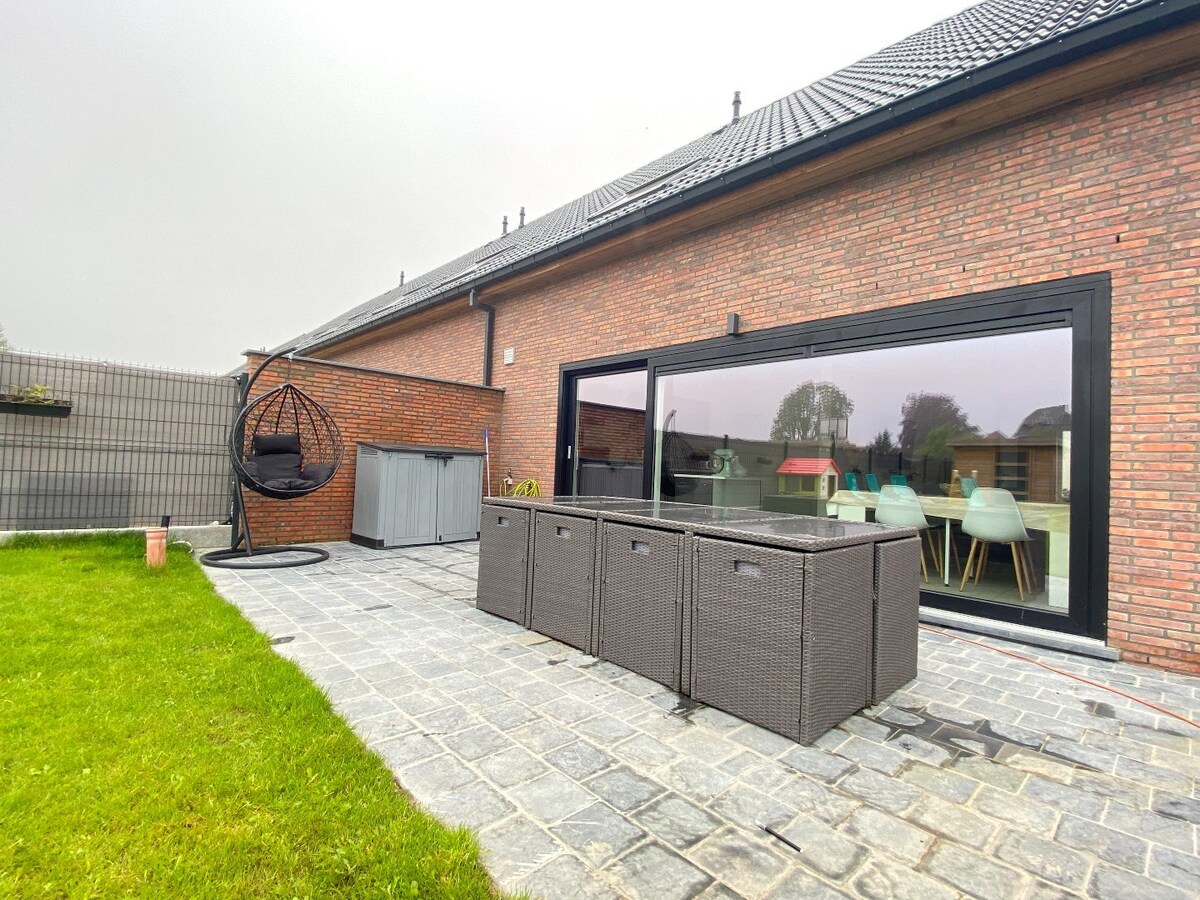 Coup de cœur assuré : maison 3 façades moderne et lumineuse ! 